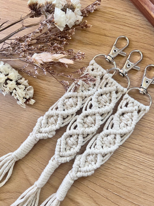 Nyckelring i Macrame