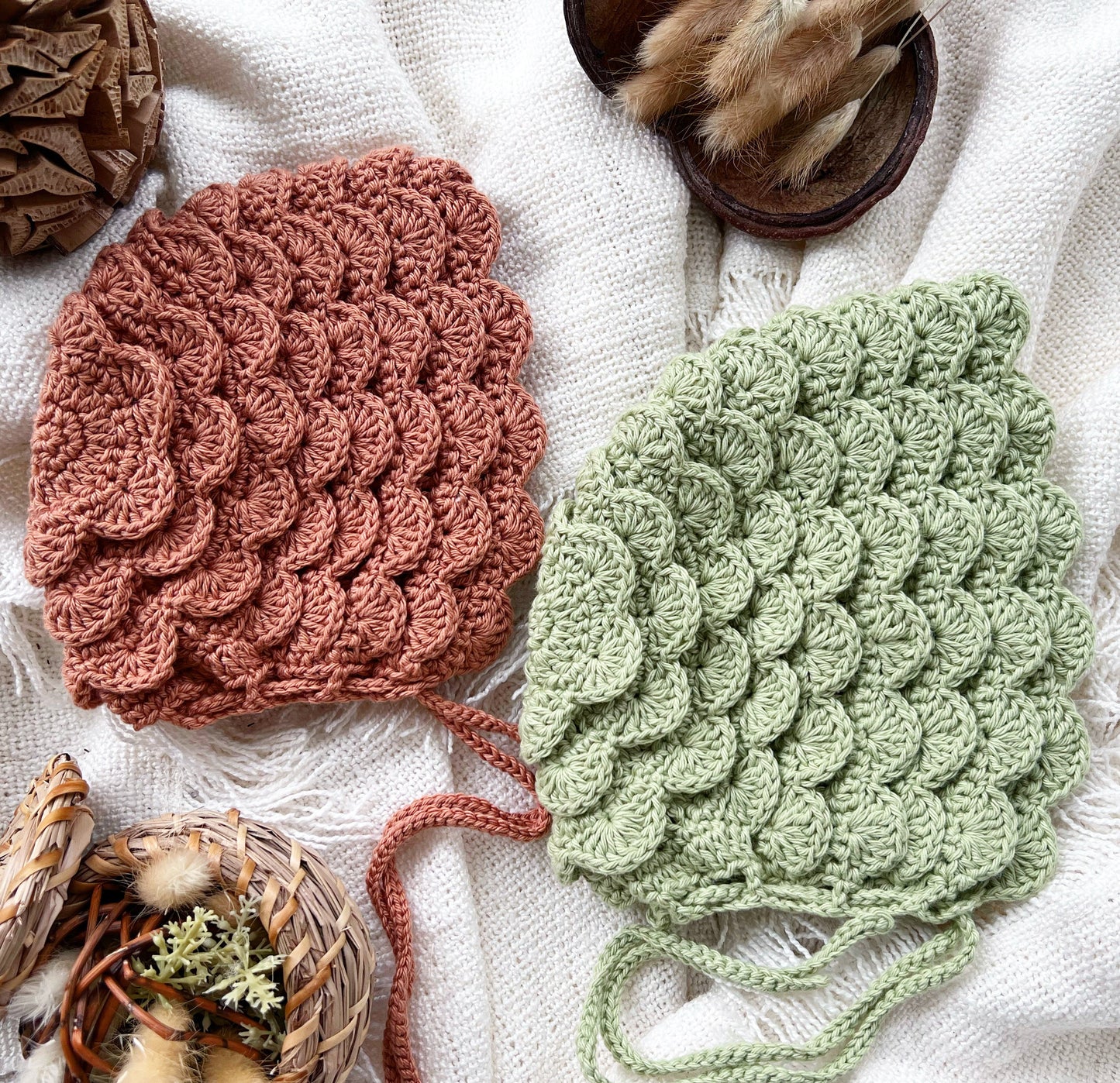 Crochet pattern Cutie Bonnet, English US Terms