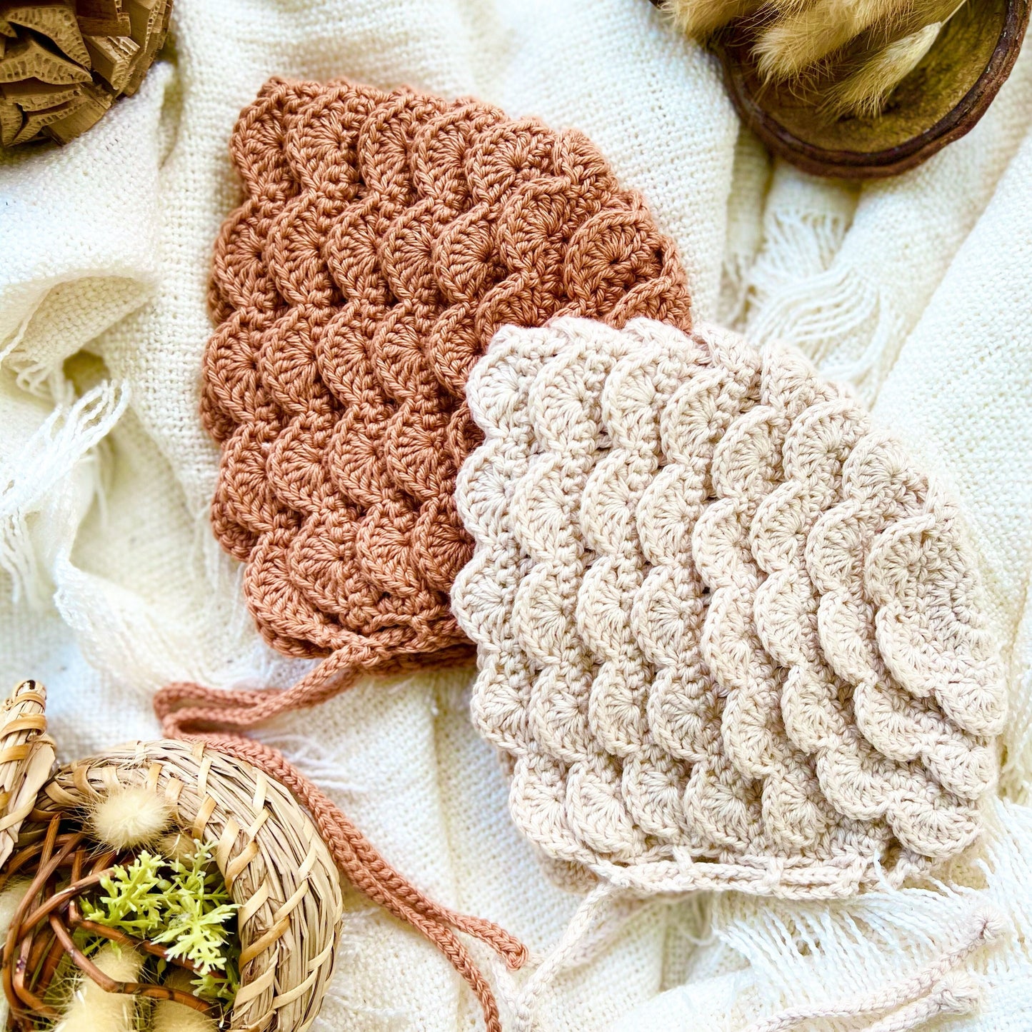 Crochet pattern Cutie Bonnet, English US Terms