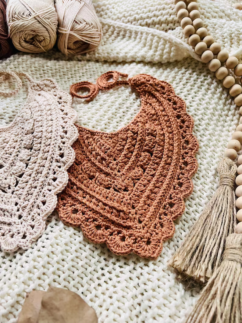 Crochet Pattern Lovely pointed bib, English US Terms
