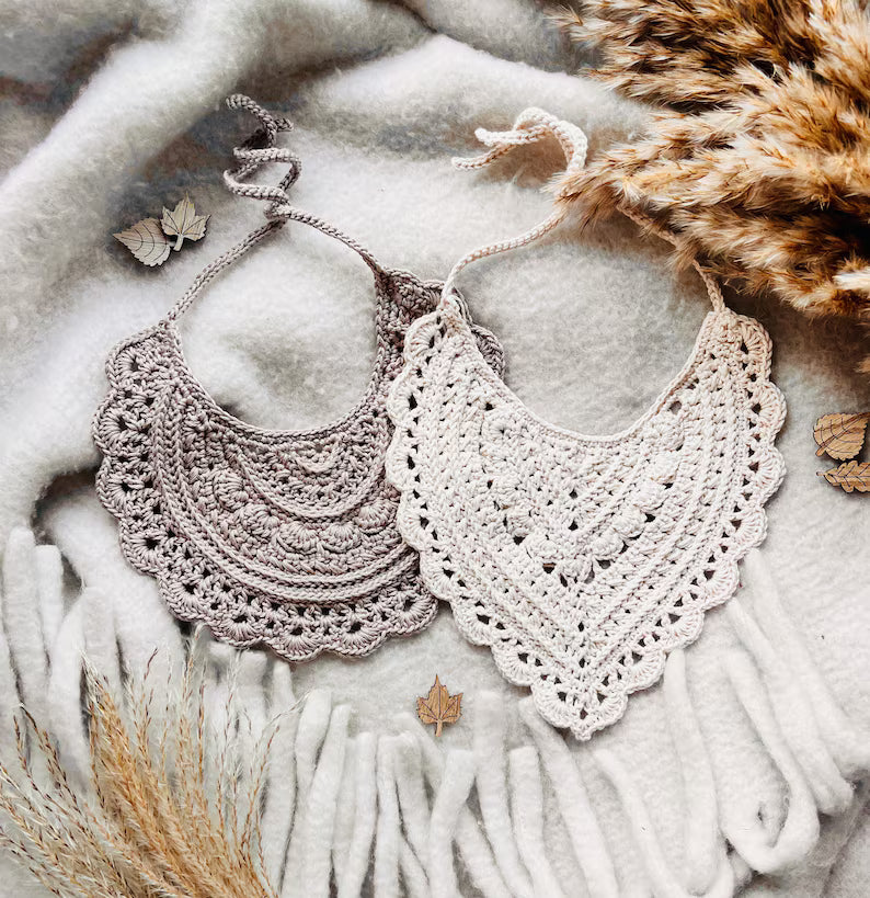 Crochet Pattern Lovely pointed bib, English US Terms