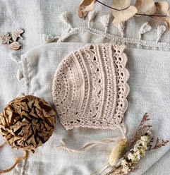 Crochet pattern Lovely Bonnet, English US Terms