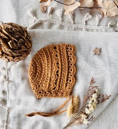 Crochet pattern Lovely Bonnet, English US Terms